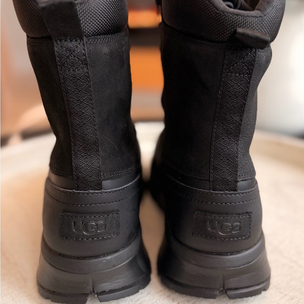 NEW! UGG Emmett Duck Hi Fashion Boot - Picture 4 of 8